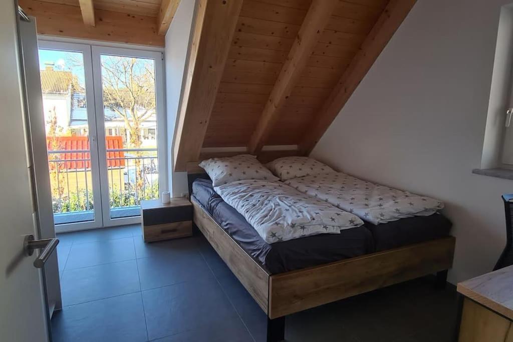 Moderne Ferienunterkunft/Wohnung Burgthann Exterior foto